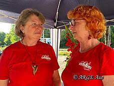 Johannisbeeren-Ohrringe - wer's tragen kann :)