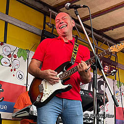 Unser Freund Jürgen rockt bei Pik As und im Hansa-Fest Orga-Team