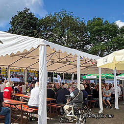 Volles Haus trotz wechselhaftem Wetter beim Hansa-Fest 2024.